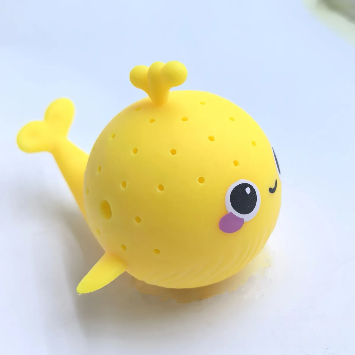 Jouets de bain baleines squishy - lot de 4 - enfant Maxi Trouvaille photo 6