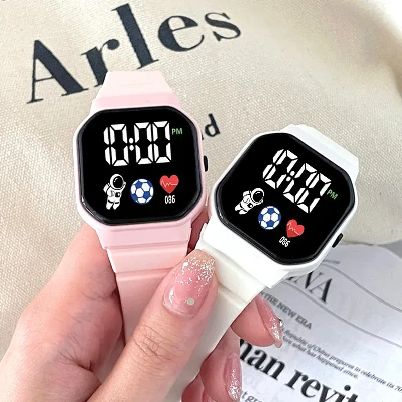 Montre enfant digitale LED étanche - enfant Maxi Trouvaille photo 5